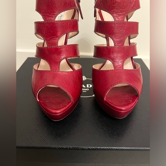 Prada Red Leather Cutout Pumps Size 39 - Picture 7 of 16